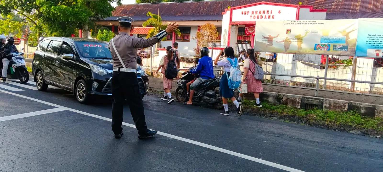 Polisi Lalu Lintas Hadirkan Rasa Aman Lewat Strong Point Pagi